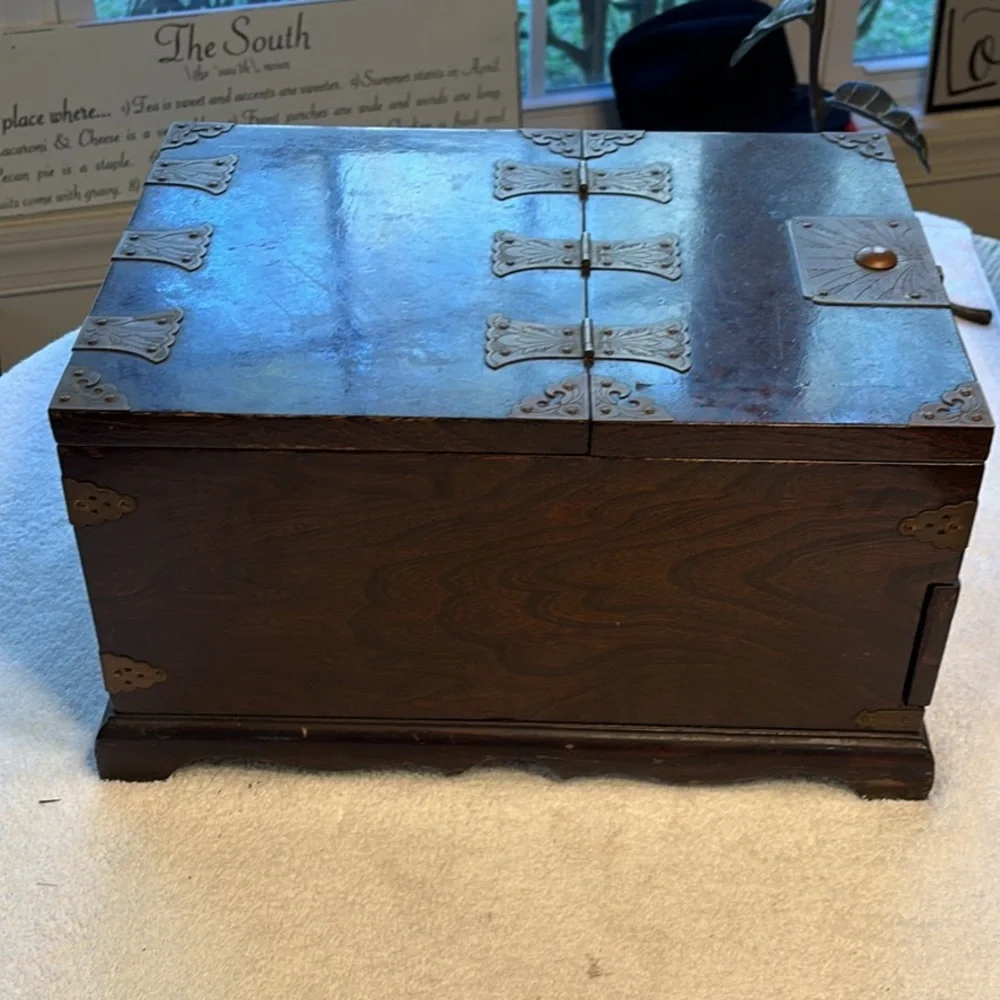 Asian Folding Vanity Mirror Box - Picture 4 of 11